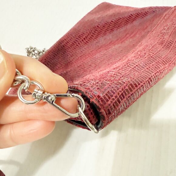 Travel Smith Crossbody Soft Leather Purse Red Lizard Emboss Chain Card Slots - Picture 5 of 9